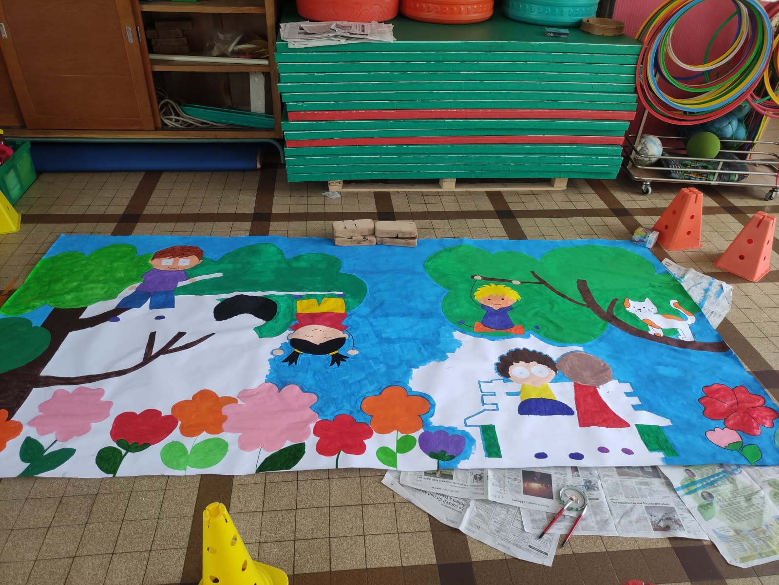 Création d'une grande peinture avec les élèves de l'école élémentaire Jean-Zay sur le vivre ensemble