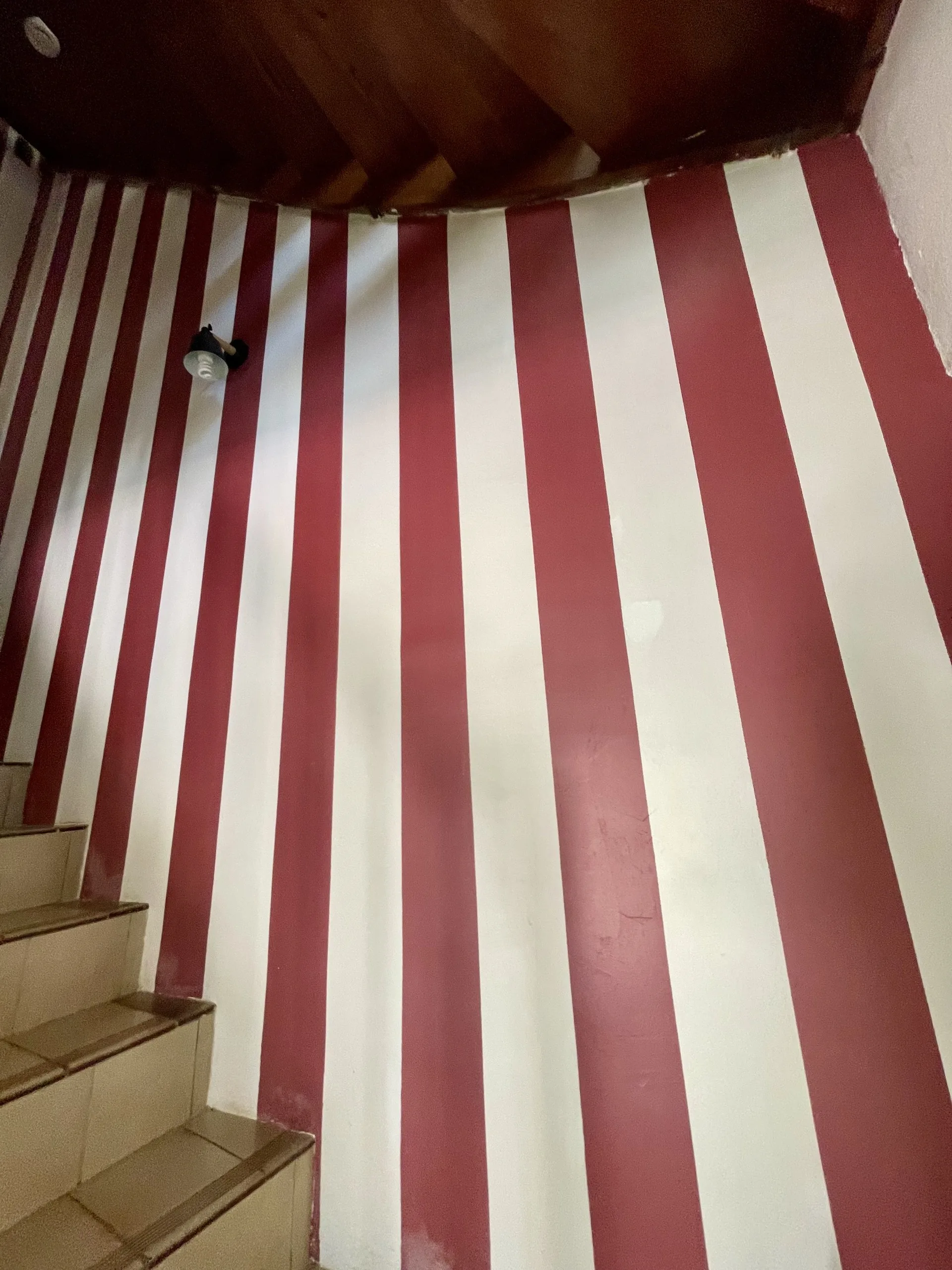 Cage d'escalier après