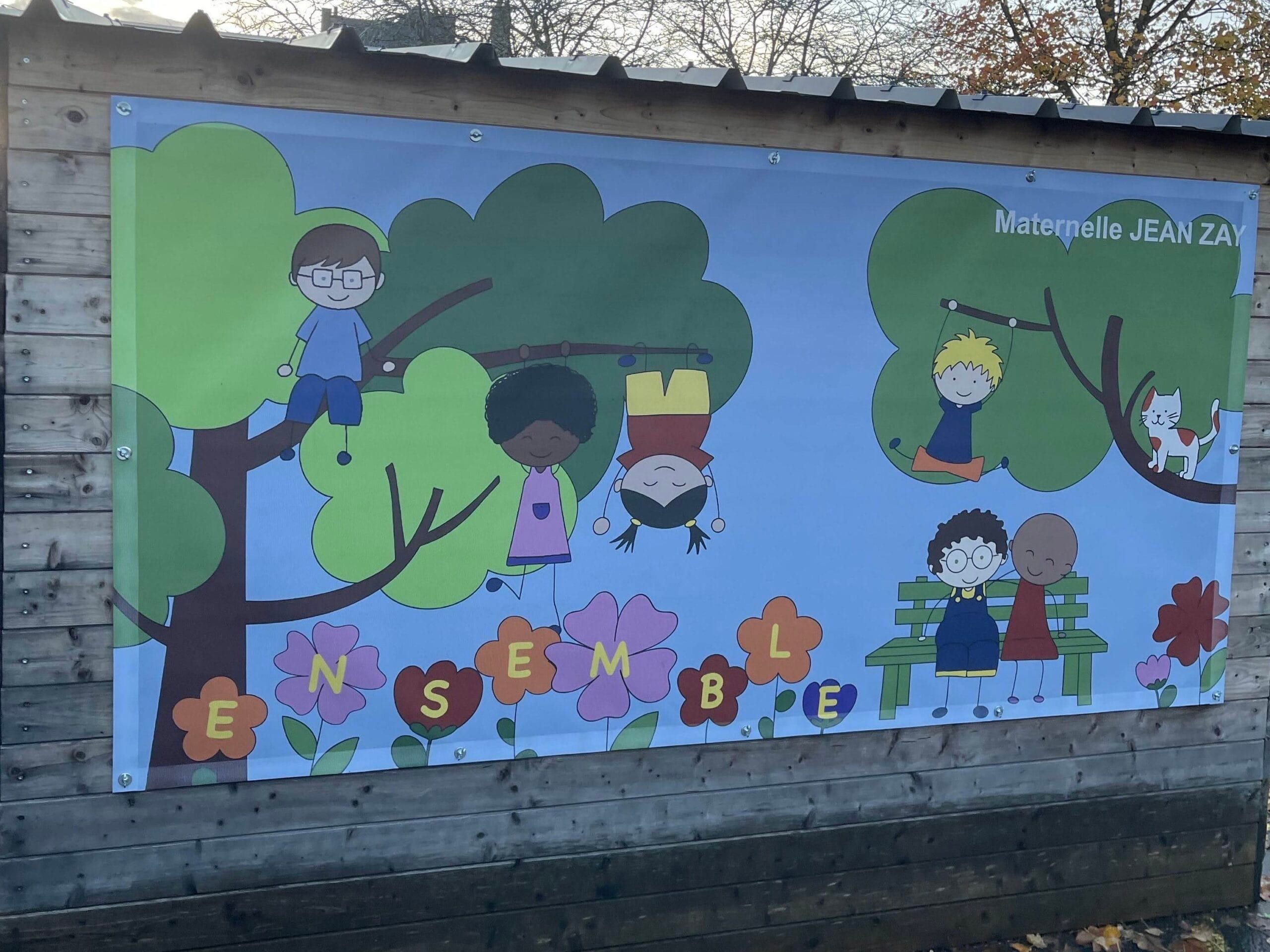 Impression sur bâche pour affichage extérieur dans la cour de l'école